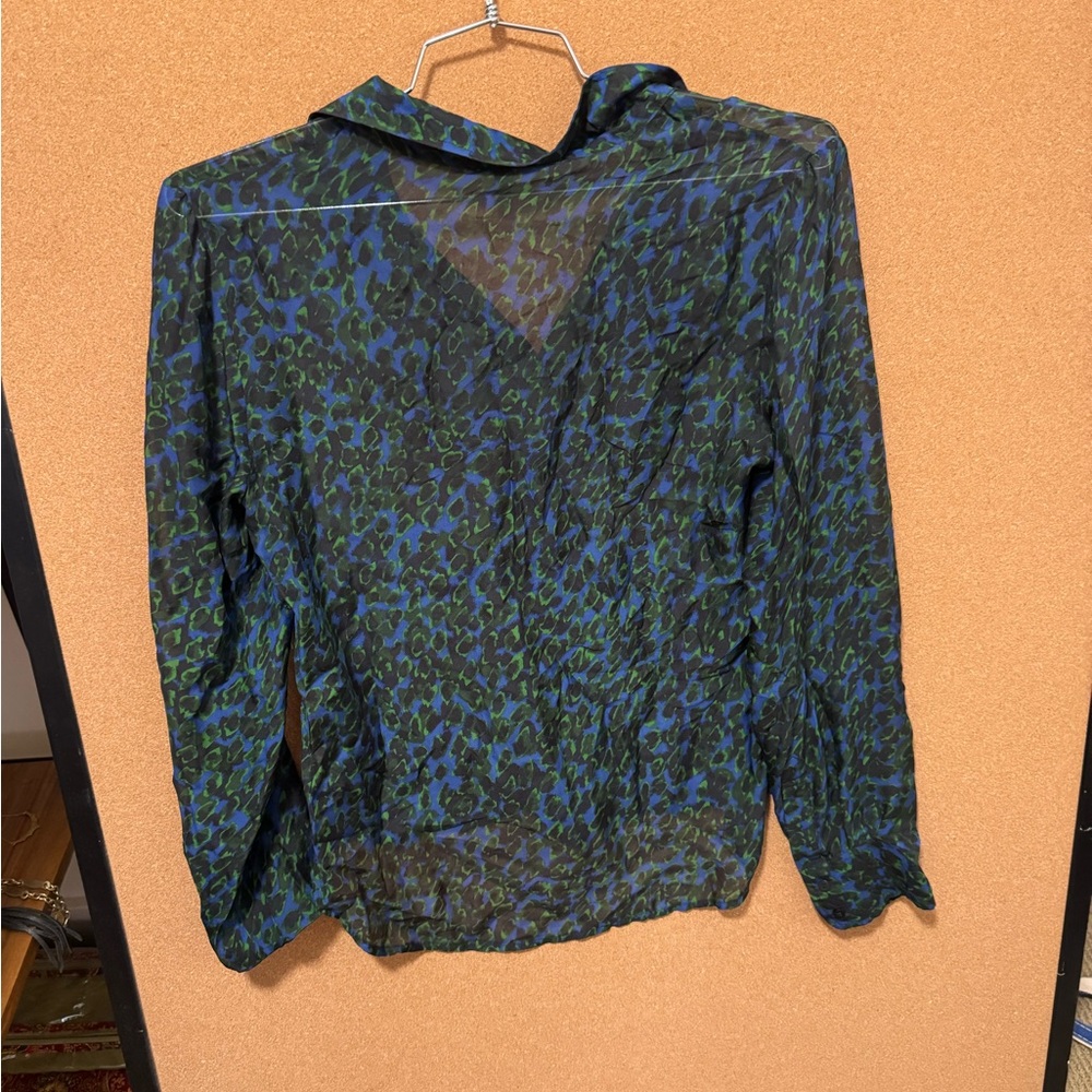 Joe’s Button Down Silk top - Picture 4 of 4